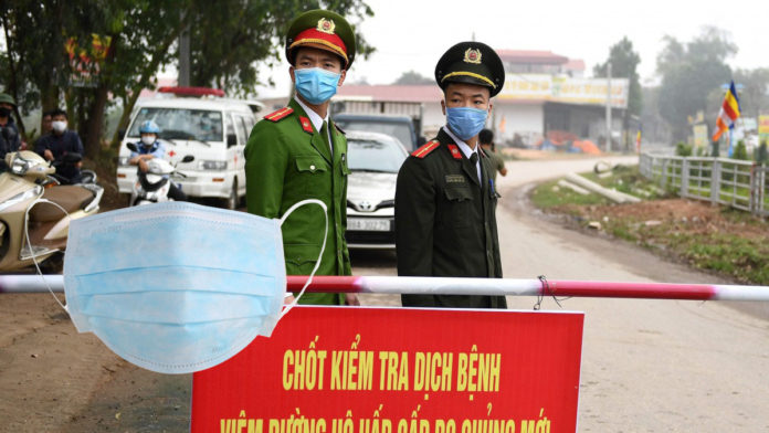 វៀតណាម​ដាក់​ចេញ​ច្បាប់​ថ្មី អ្នក​បោះចោល​ម៉ាស់​ផ្តេសផ្តាស​ត្រូវ​ពិន័យ​ប្រាក់ ២០០​ទៅ​៣០០​ដុល្លារ​, បើ​ធ្ងន់​ជាង​នេះ​ប្រឈម​ជាប់ពន្ធ​ធនាគារ ១២​ឆ្នាំ​